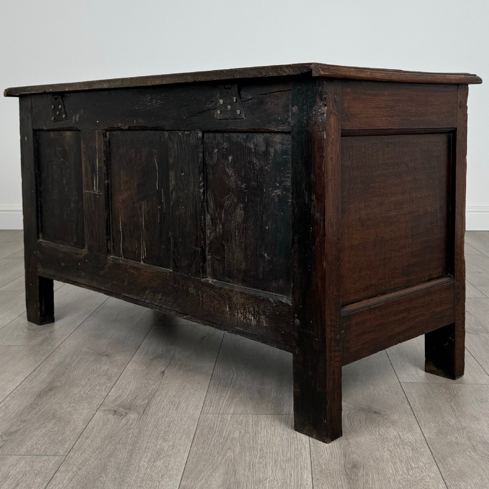 Antique 18th Century Fine Quality Coffer / Blanket Box In Oak  View VI