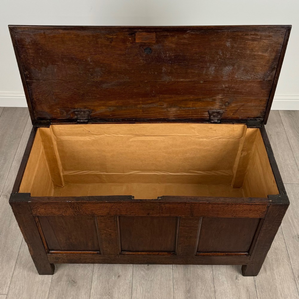 Antique 18th Century Fine Quality Coffer / Blanket Box In Oak  View X