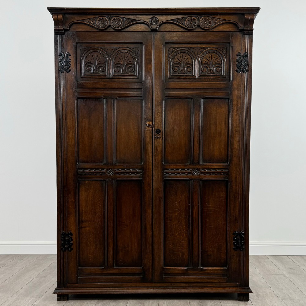 Antique 20th Century Fine Quality Wardrobe In Oak 