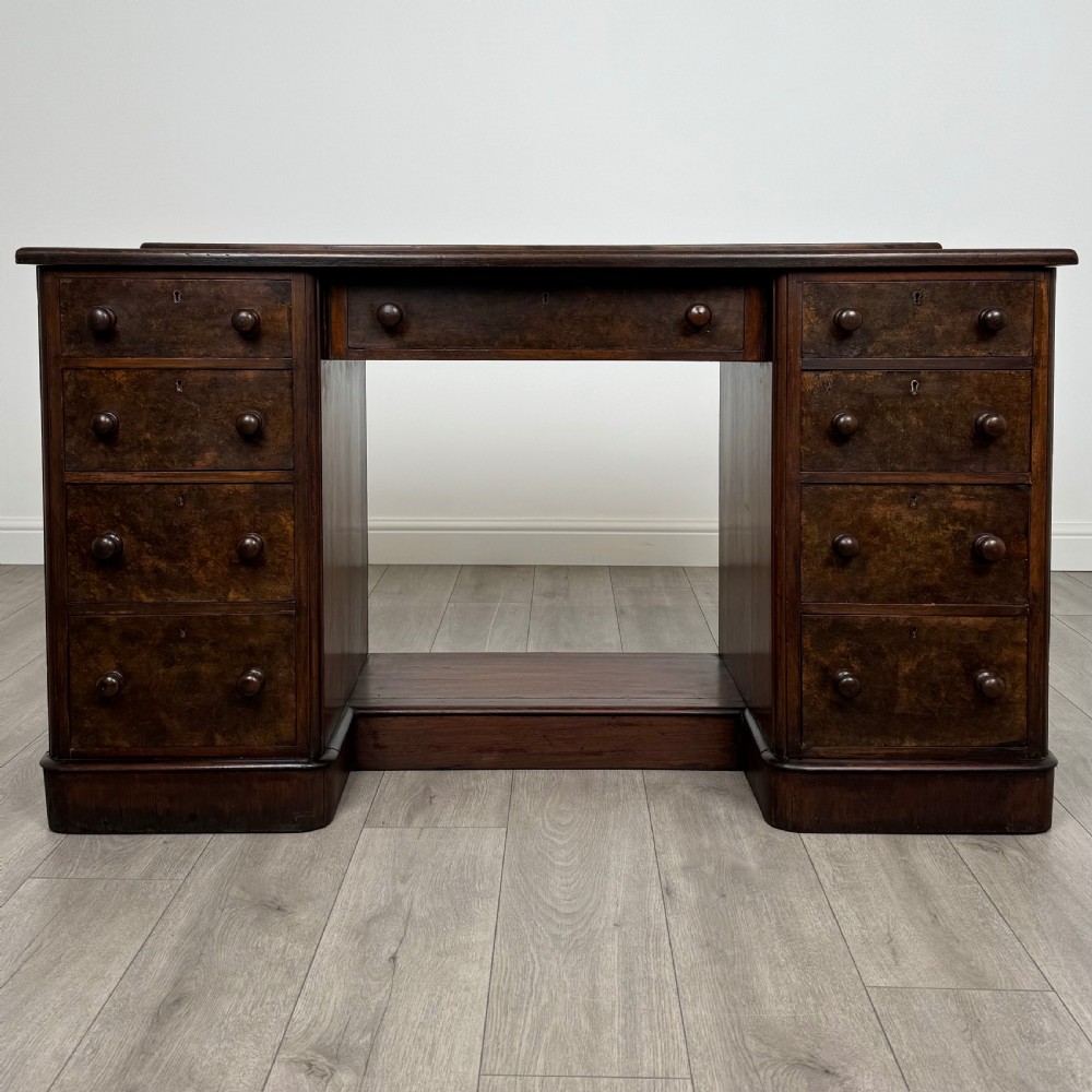  Antique 19th Century Pedestal Desk In Walnut 