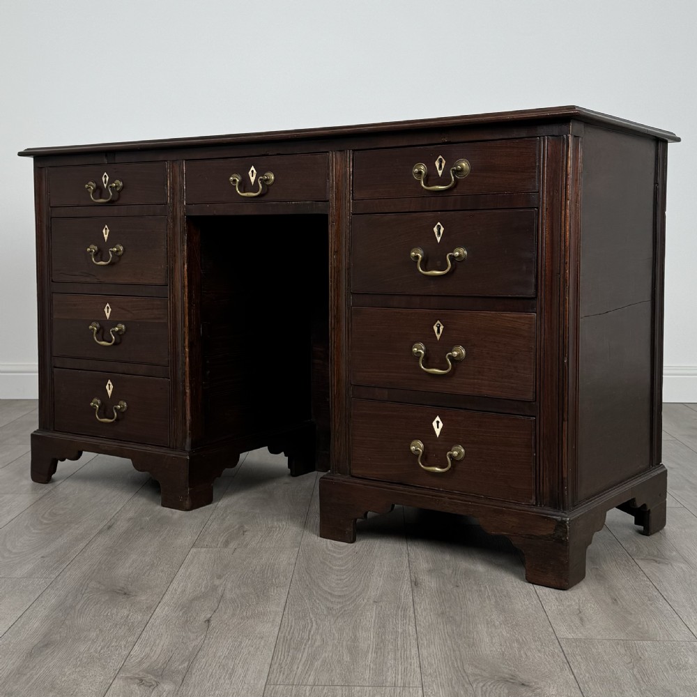 Antique 19th Century Good Quality Desk In Mahogany  View II