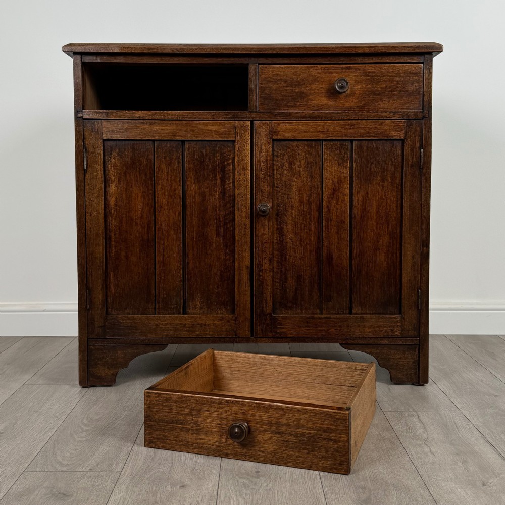 Antique 20th Century Good Quality Cupboard In Oak View XI