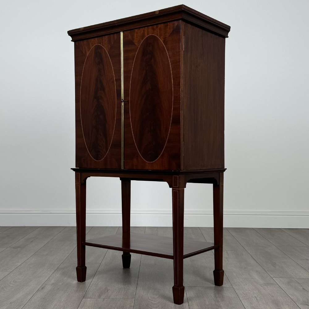Antique 20th Century Fine Quality Cabinet In Mahogany View III