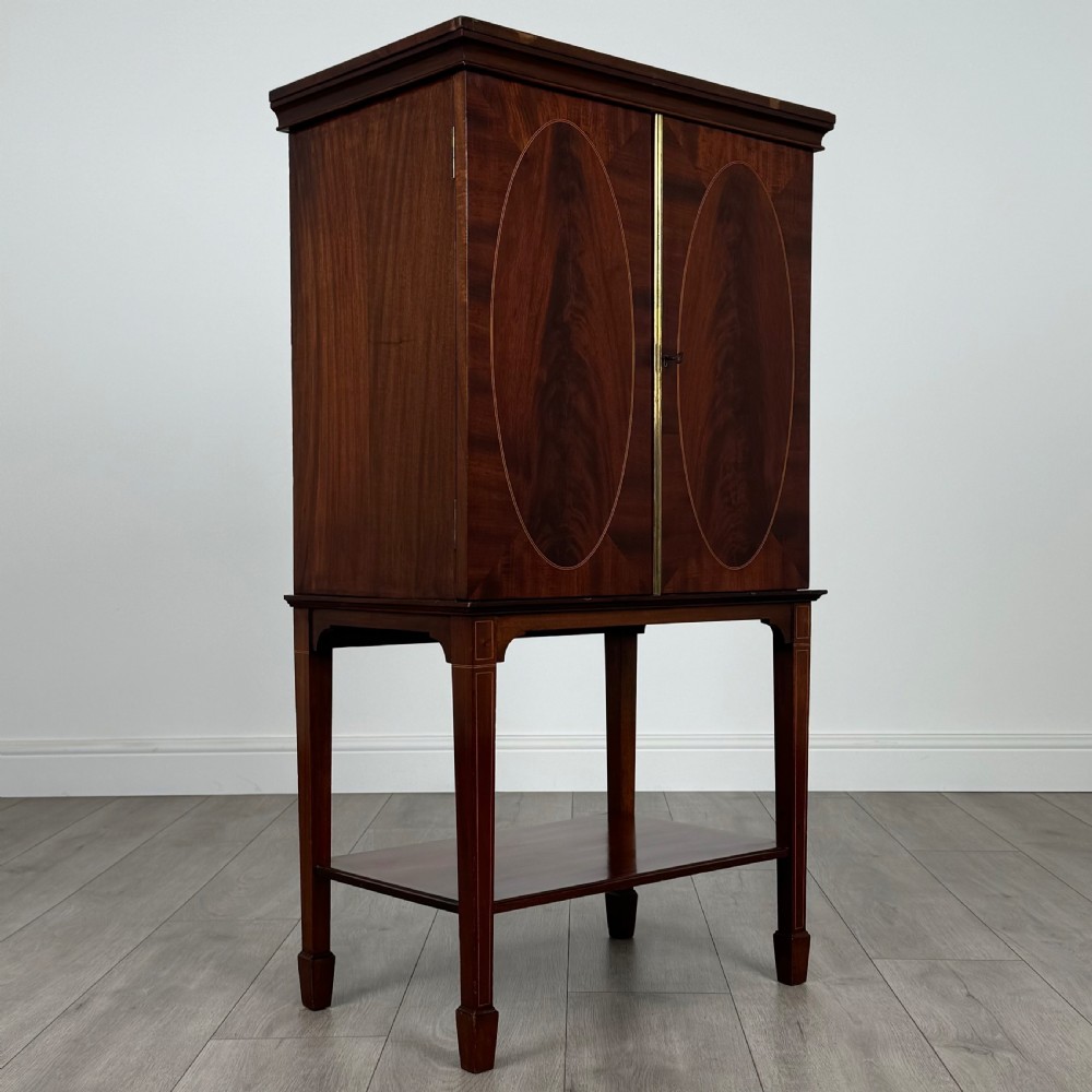 Antique 20th Century Fine Quality Cabinet In Mahogany View IX
