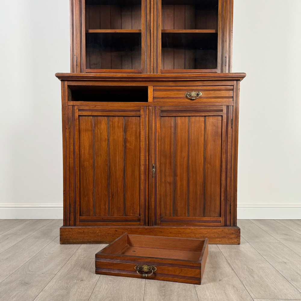 Antique 20th Century Fine Quality Bookcase In Walnut View XII