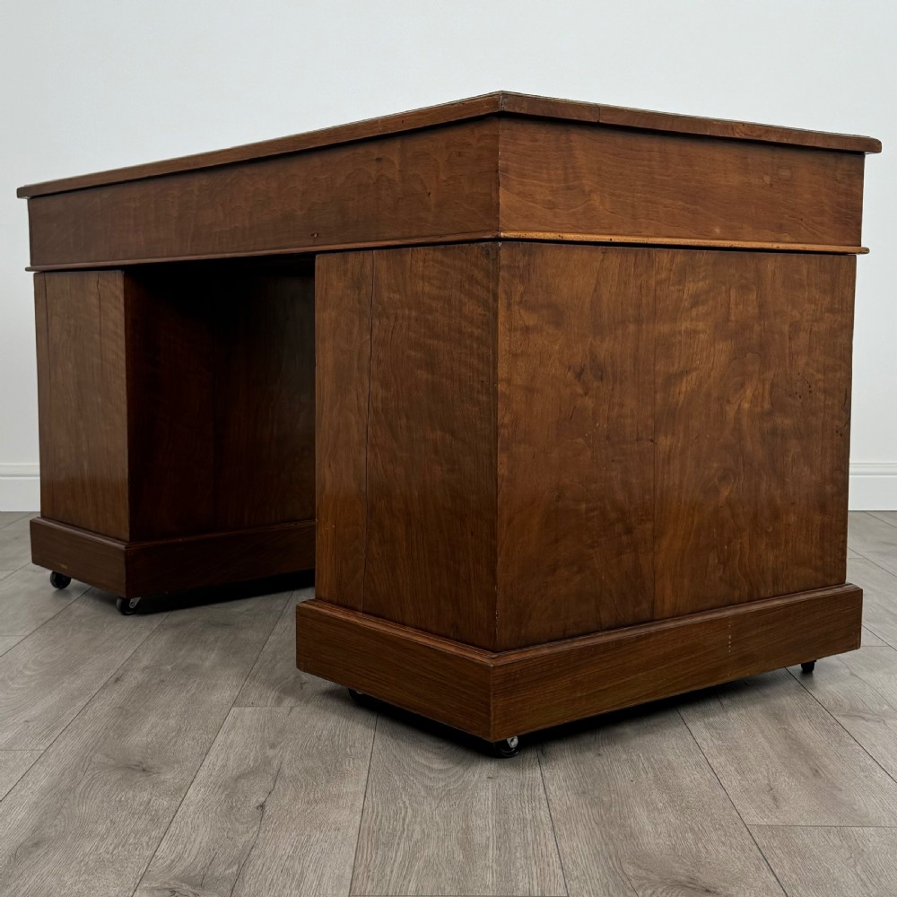 Antique 19th Century Fine Quality Pedestal Desk In Walnut View VI