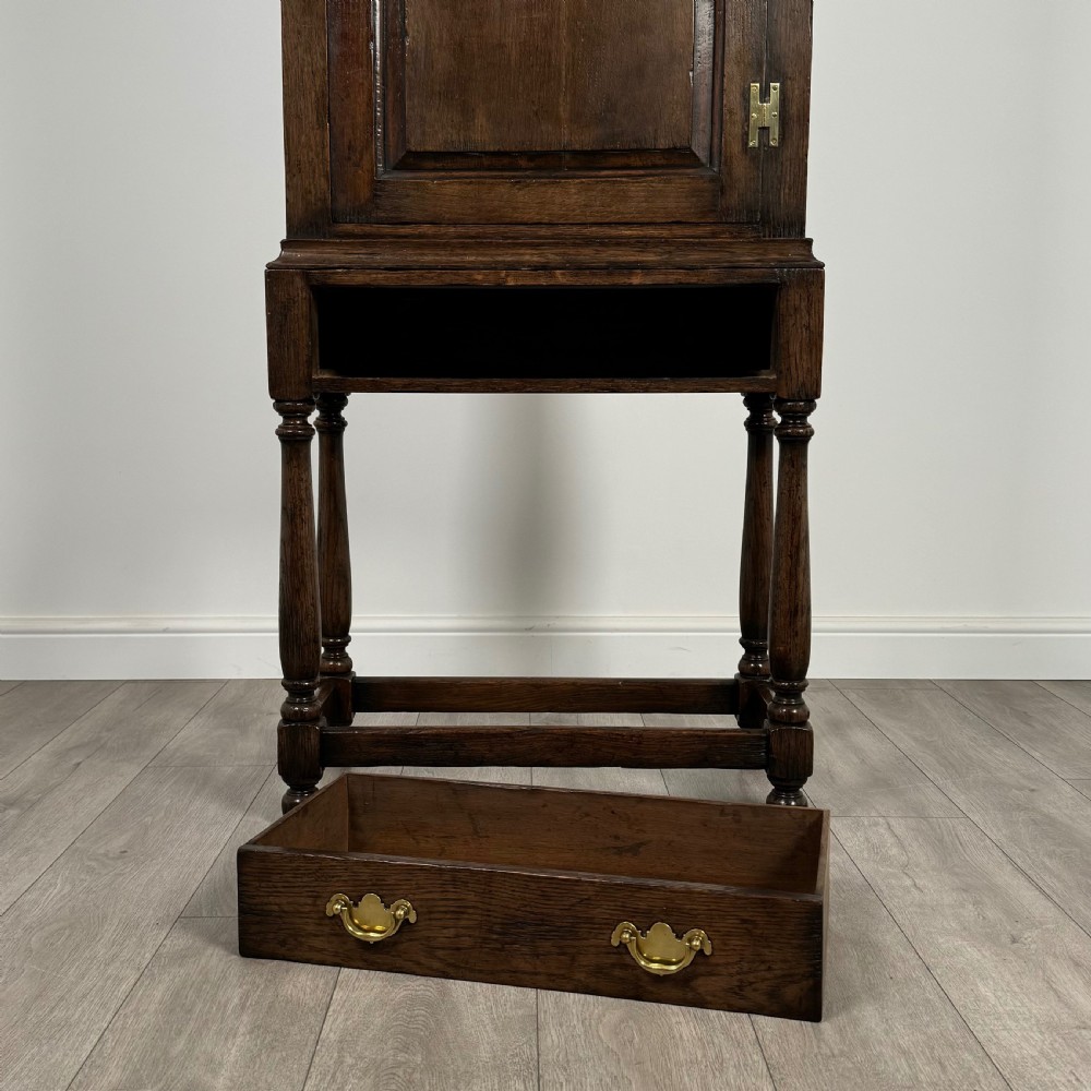  Antique 19th Century Fine Quality Oak Housekeepers Cupboard View XI