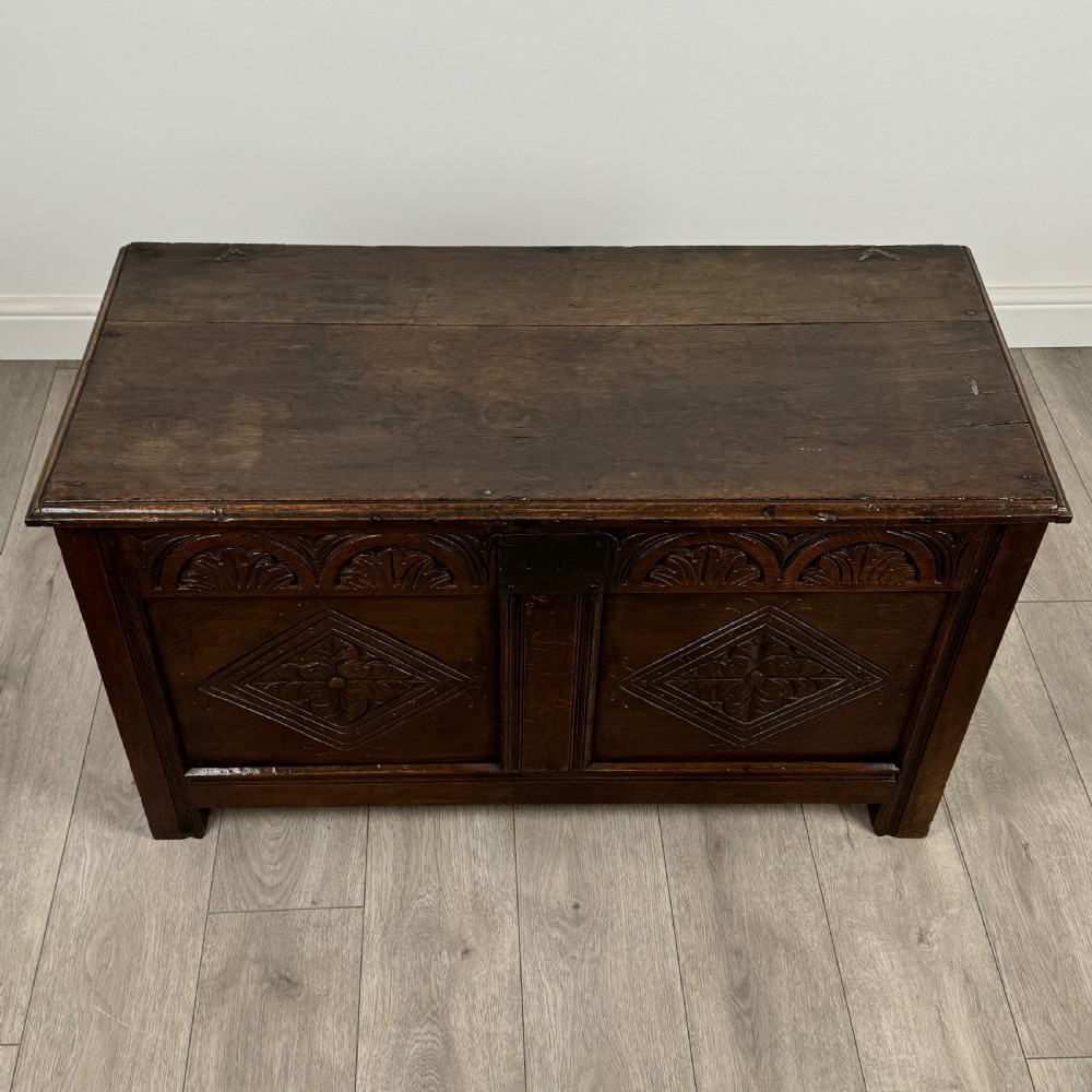  Antique 17th Century Fine Quality Coffer / Blanket Box In Oak  View IX