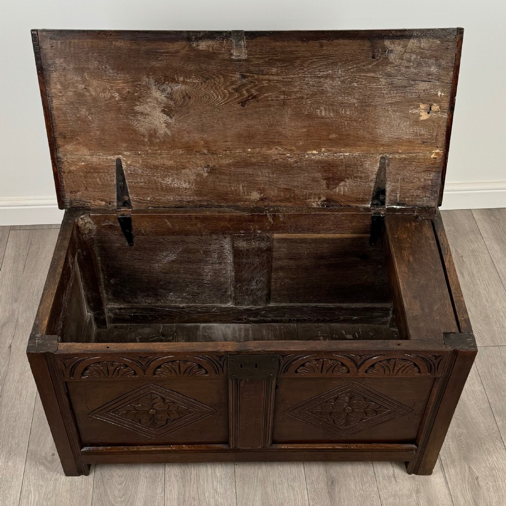  Antique 17th Century Fine Quality Coffer / Blanket Box In Oak  View X