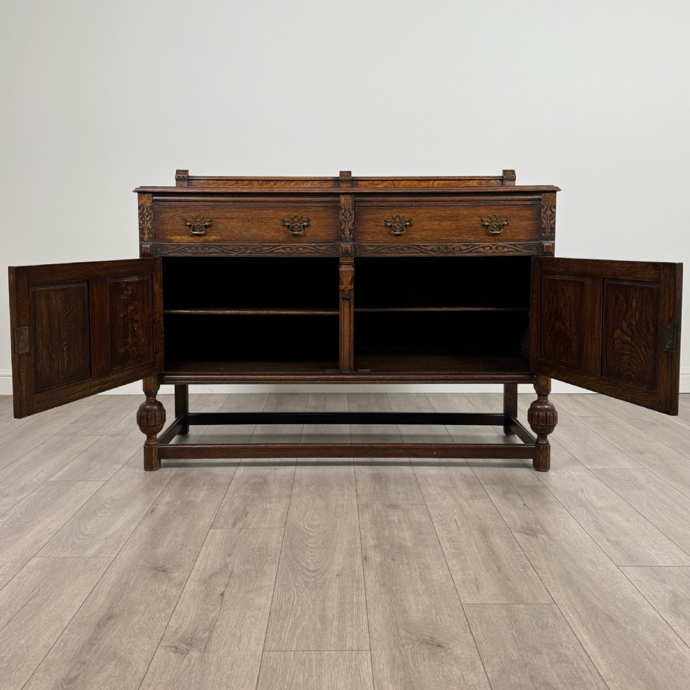 Antique 20th Century Fine Quality Sideboard In Oak  View II