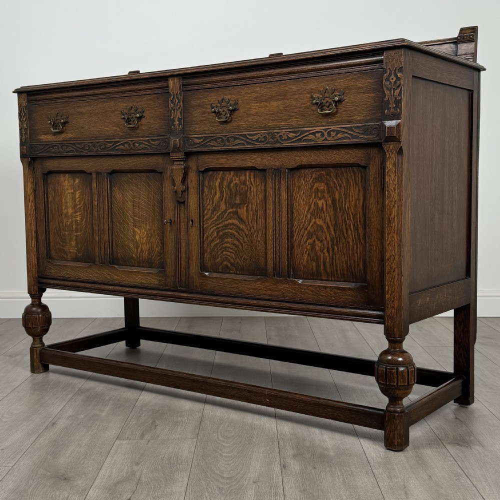 Antique 20th Century Fine Quality Sideboard In Oak  View III