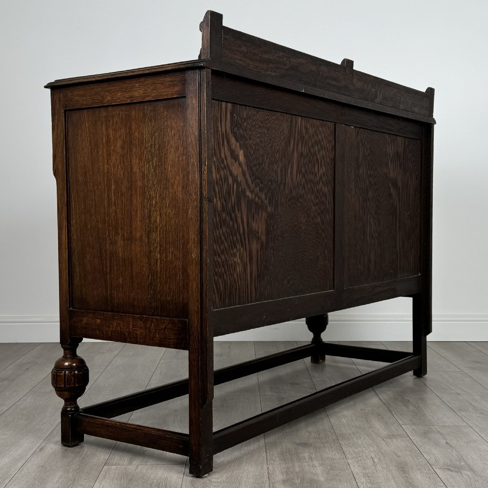 Antique 20th Century Fine Quality Sideboard In Oak  View V