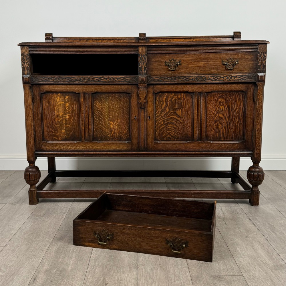 Antique 20th Century Fine Quality Sideboard In Oak  View XI