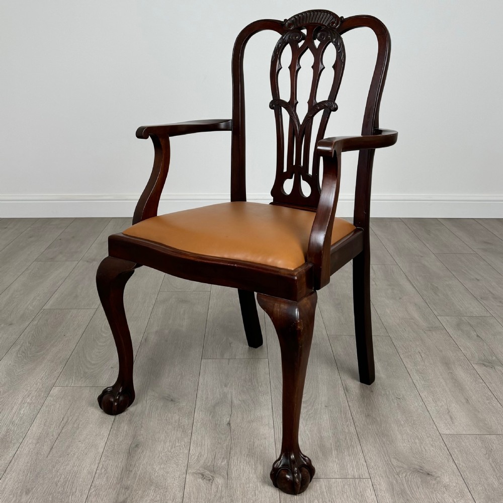  Antique 20th Century Set Of 6 Chippendale Style Dining Chairs View II