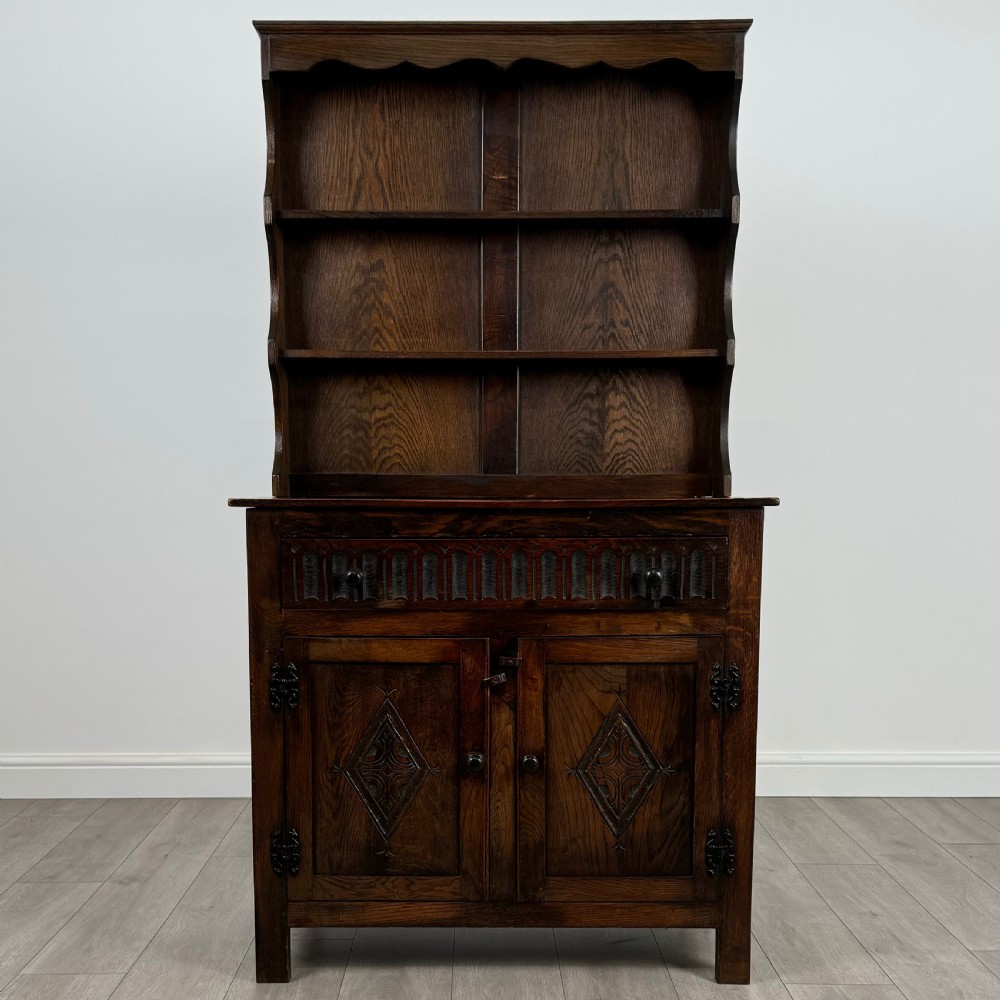 Antique 20th Century Oak Dresser Of Small Proportions