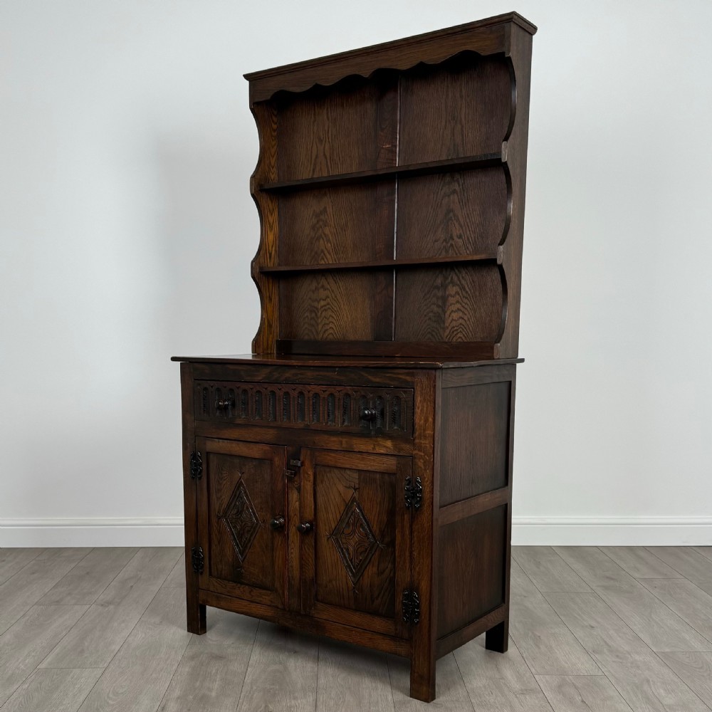 Antique 20th Century Oak Dresser Of Small Proportions View III