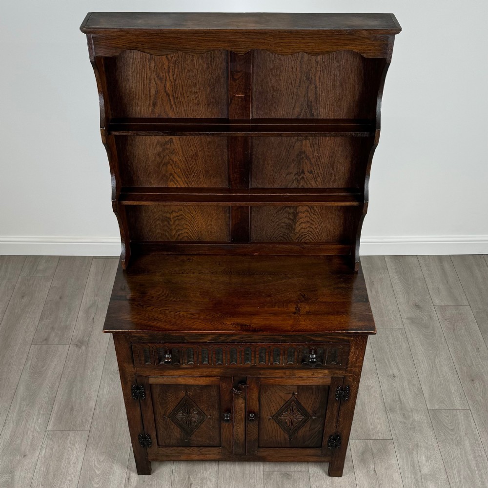 Antique 20th Century Oak Dresser Of Small Proportions View X
