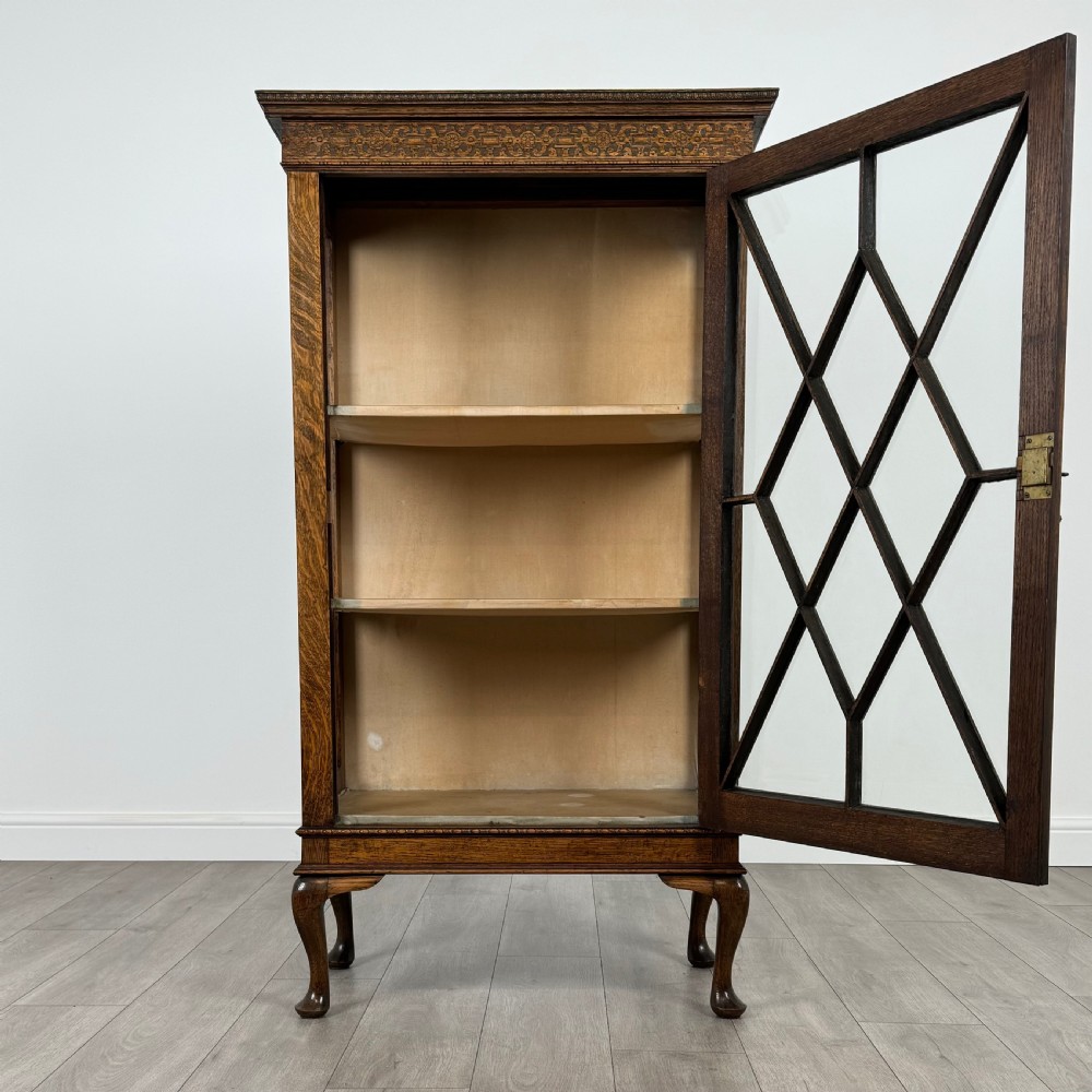 Antique 20th Century Oak Display Cabinet Of Fine Quality  View II