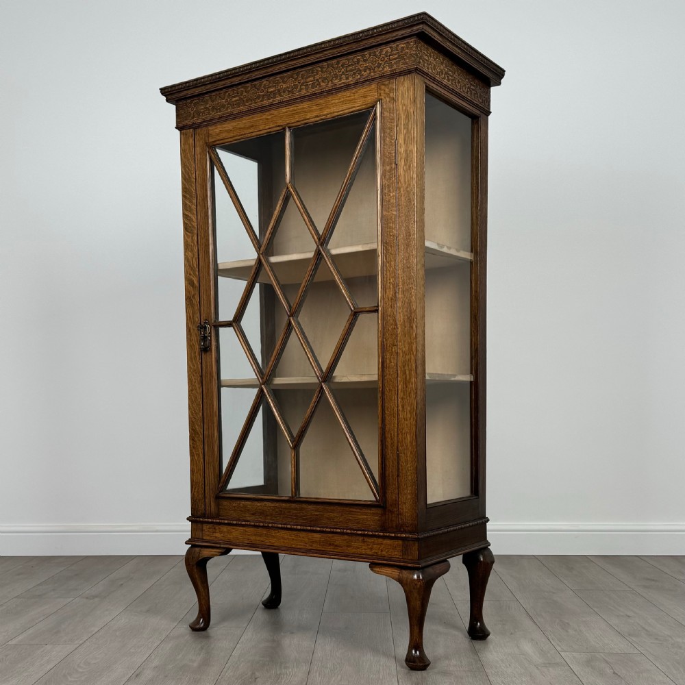 Antique 20th Century Oak Display Cabinet Of Fine Quality  View III