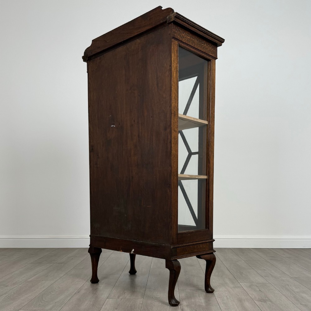 Antique 20th Century Oak Display Cabinet Of Fine Quality  View VII