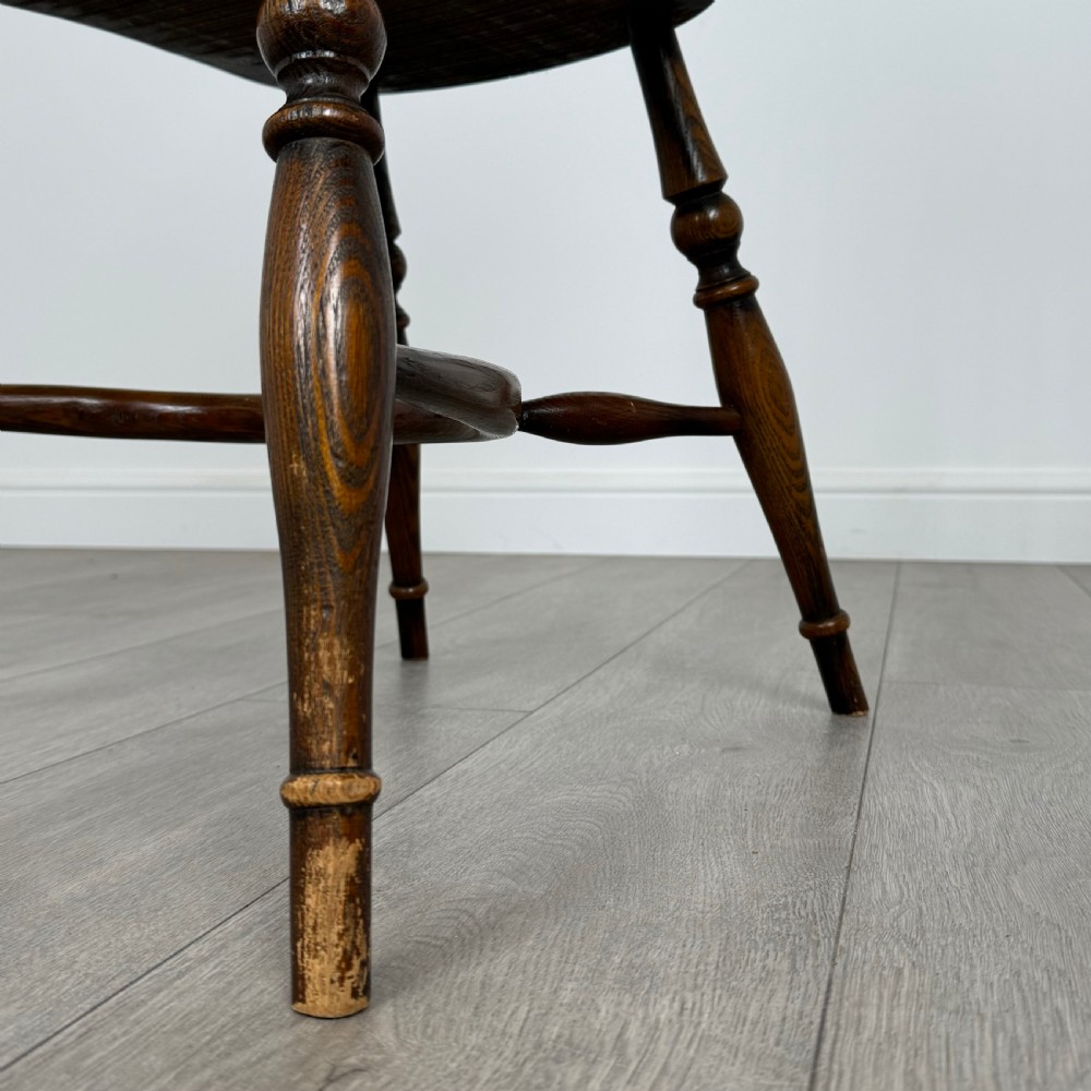 Antique 20th Century Set Of 4 Windsor Dining Chairs In Elm View VII
