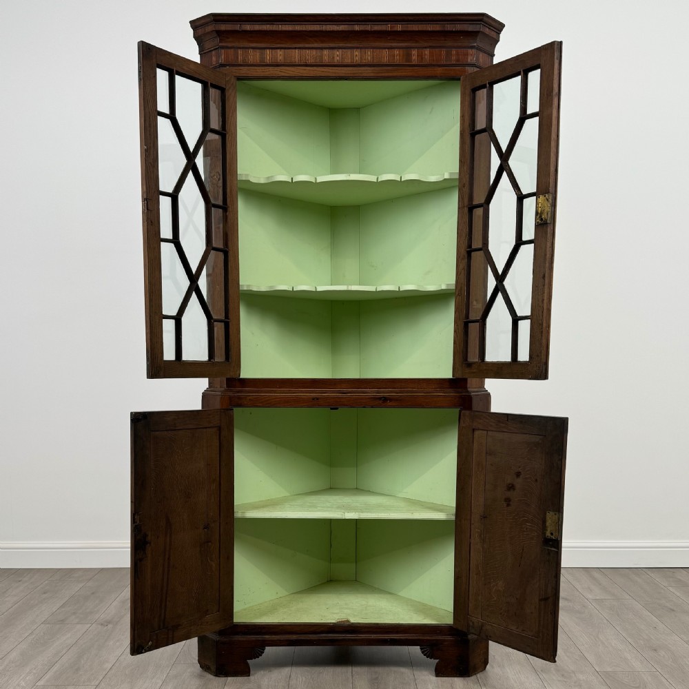 Antique 18th Century Fine Quality Corner Cabinet In Oak View II