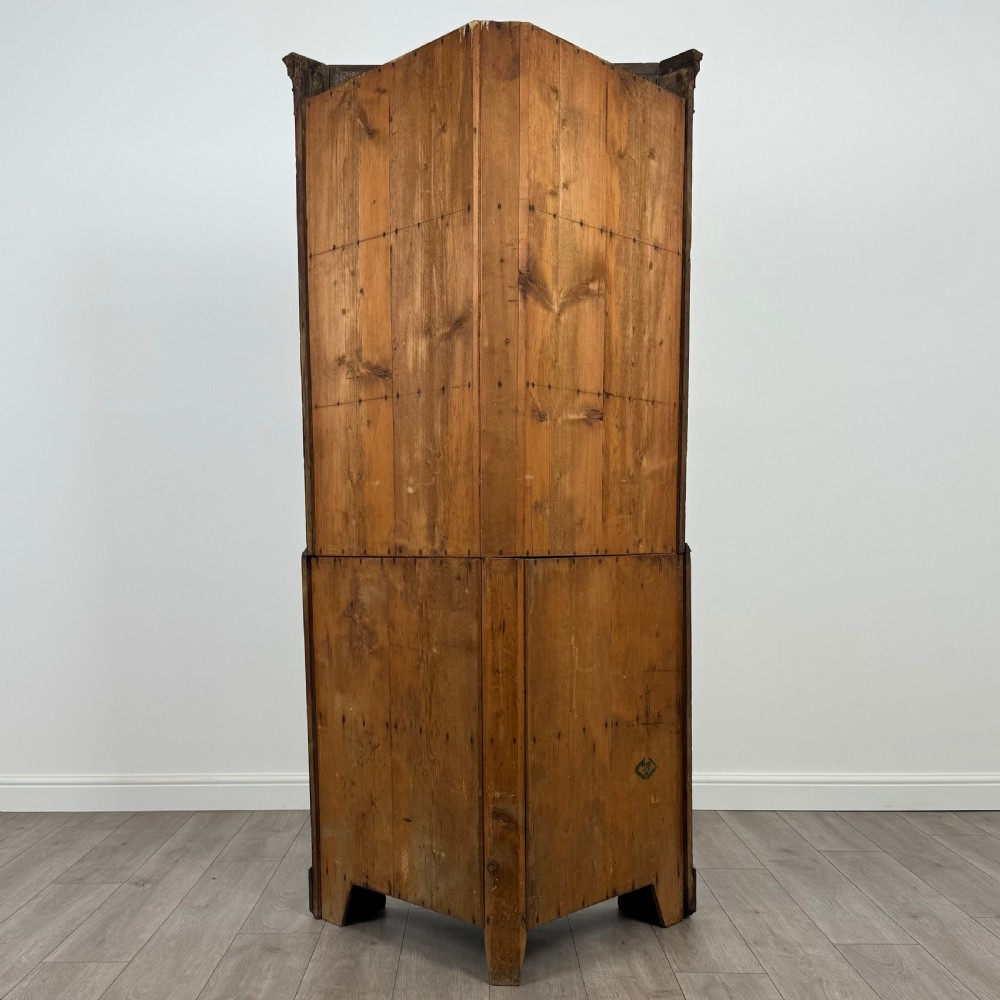Antique 18th Century Fine Quality Corner Cabinet In Oak View III