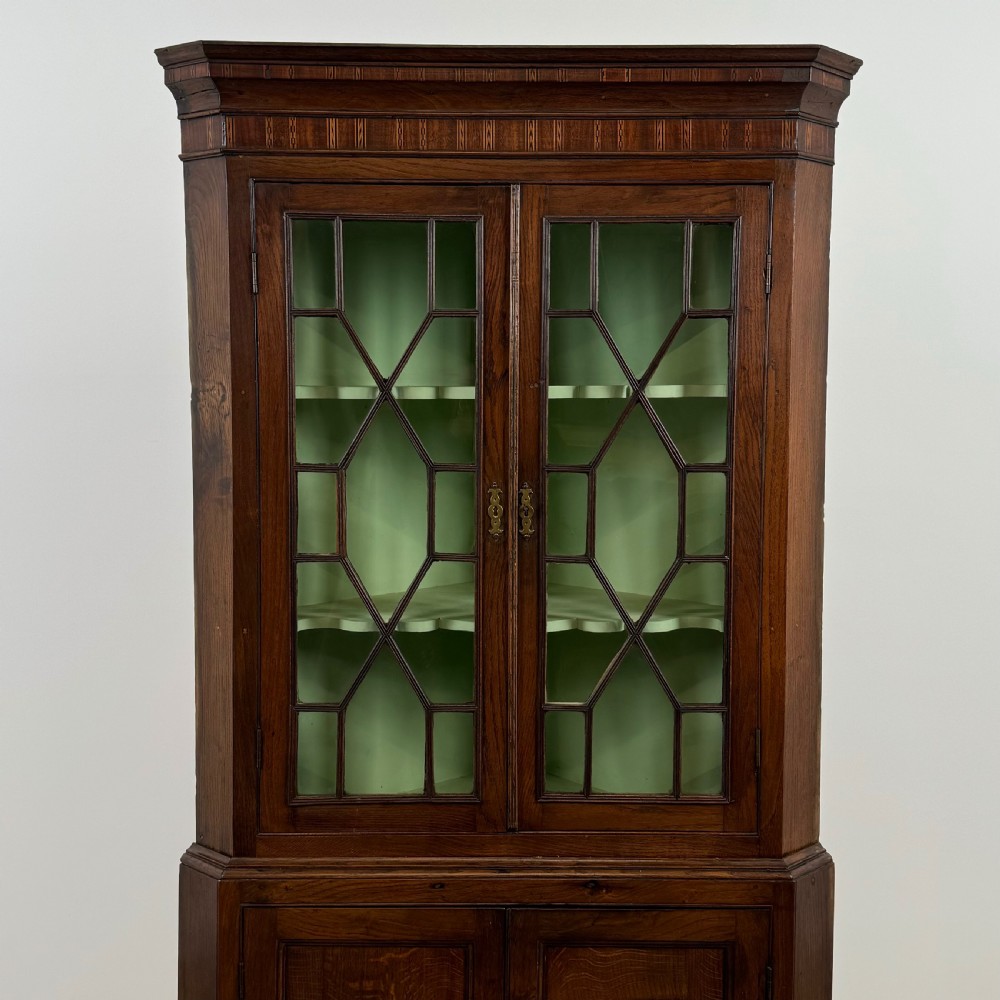 Antique 18th Century Fine Quality Corner Cabinet In Oak View IV