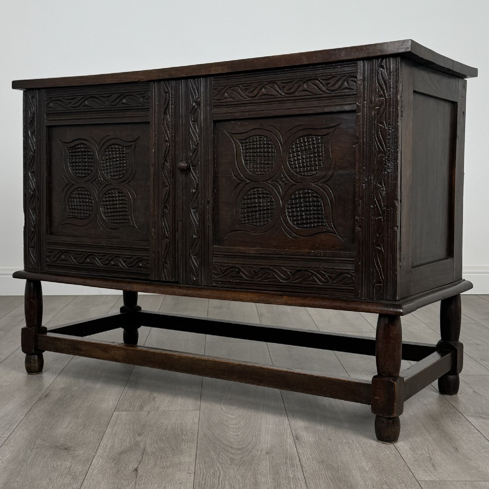 Antique 18th Century Good Quality Cupboard In Oak View III