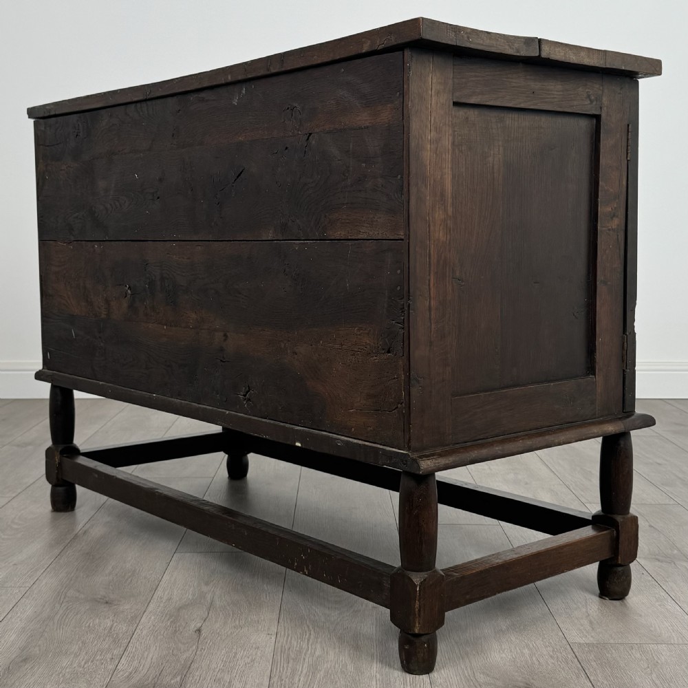 Antique 18th Century Good Quality Cupboard In Oak View VII