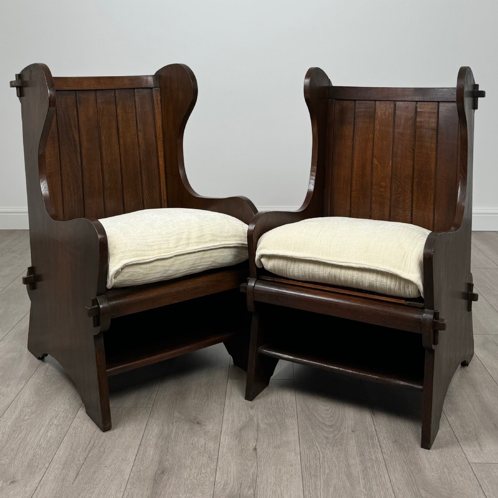 Antique 20th Century Quality Pair Of Lambing Chairs In Oak