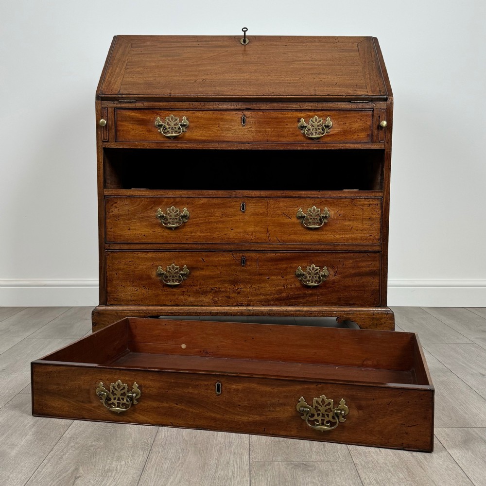 Antique 18th Century Finest Quality Bureau In Mahogany  View XII