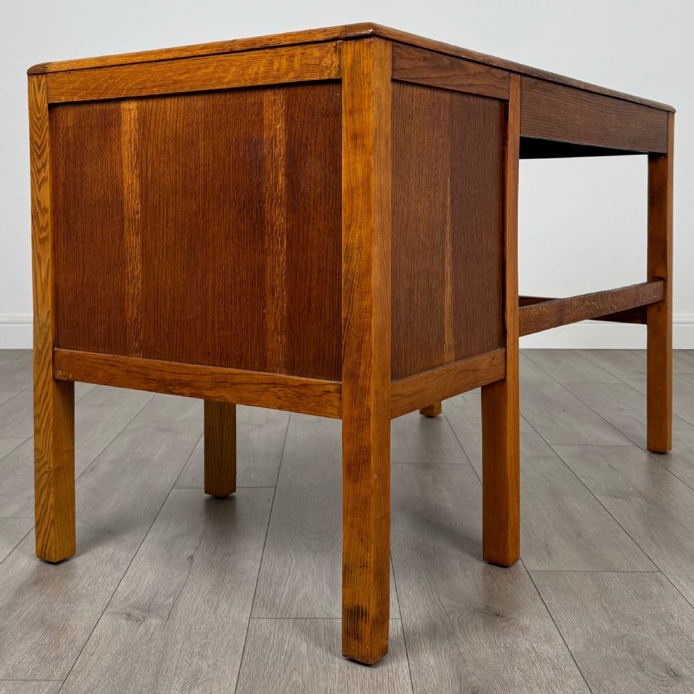  Vintage 20th Century Good Quality Desk In Oak  View IV