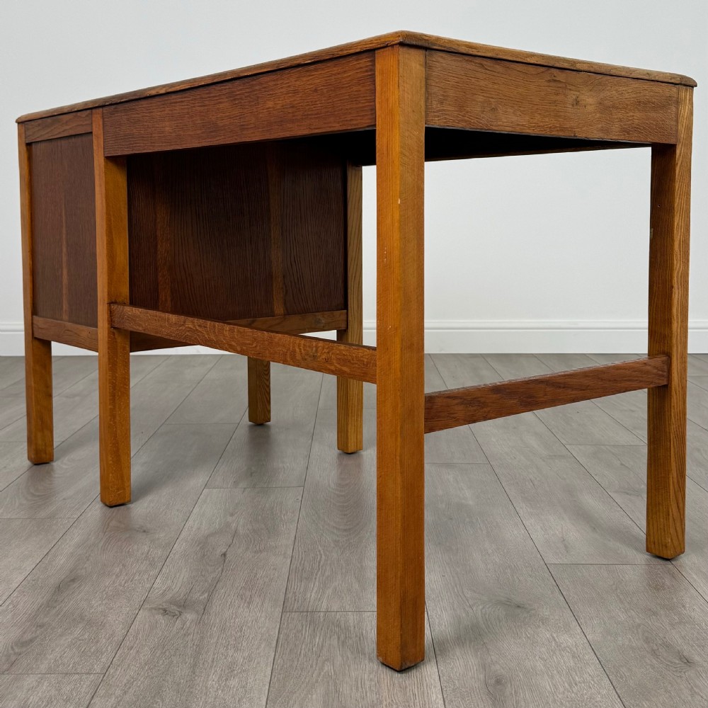  Vintage 20th Century Good Quality Desk In Oak  View V