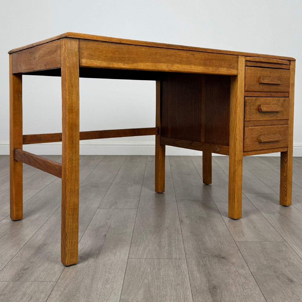  Vintage 20th Century Good Quality Desk In Oak  View VIII
