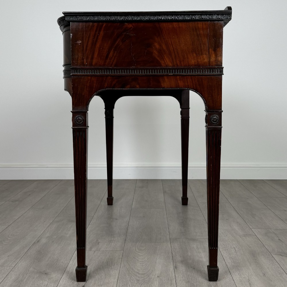  Antique 20th Century Side Table In Mahogany  View III