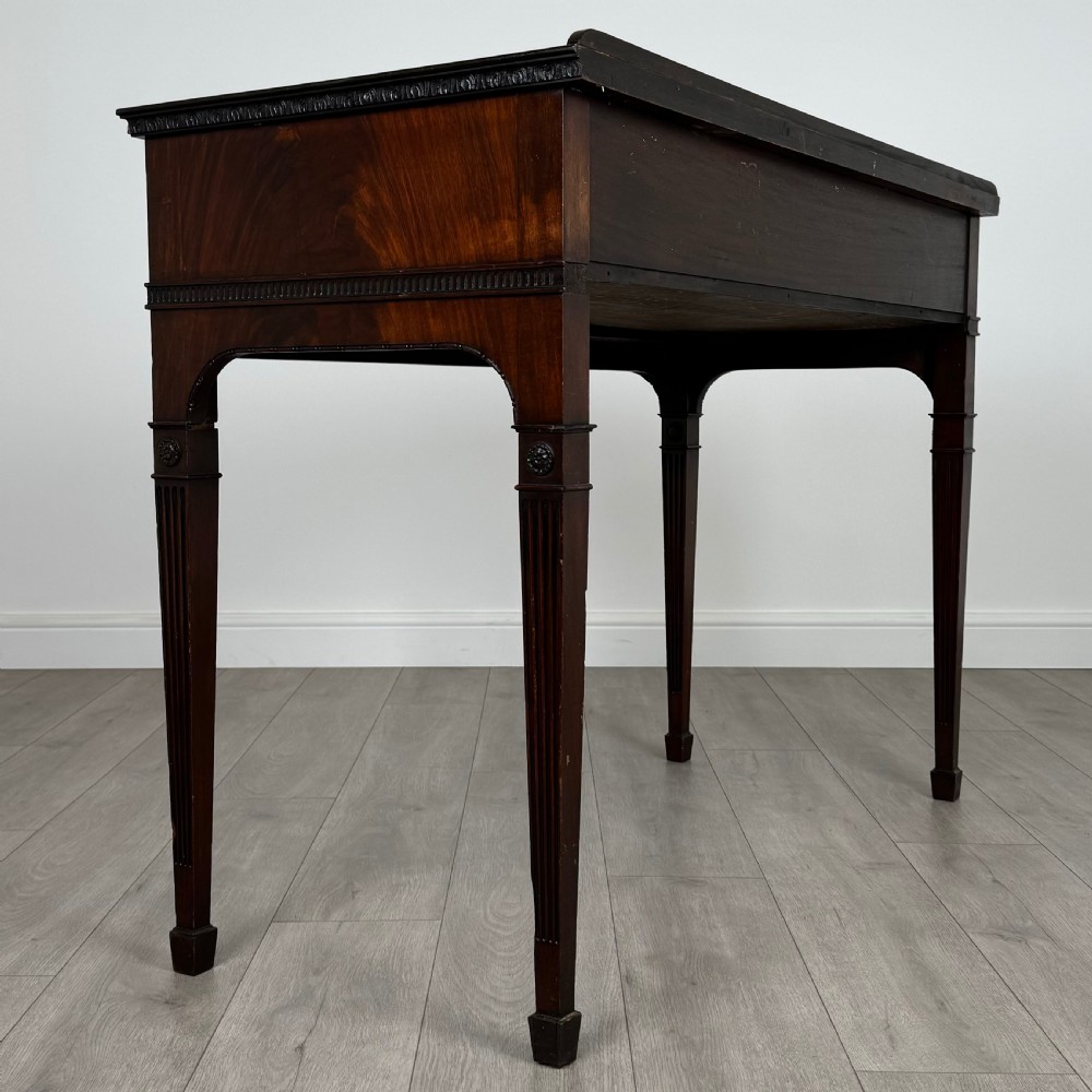  Antique 20th Century Side Table In Mahogany  View IV