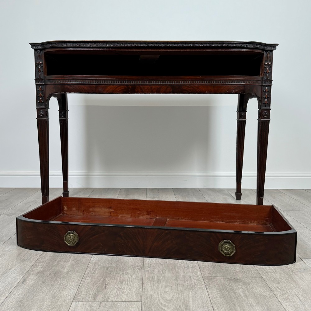  Antique 20th Century Side Table In Mahogany  View X