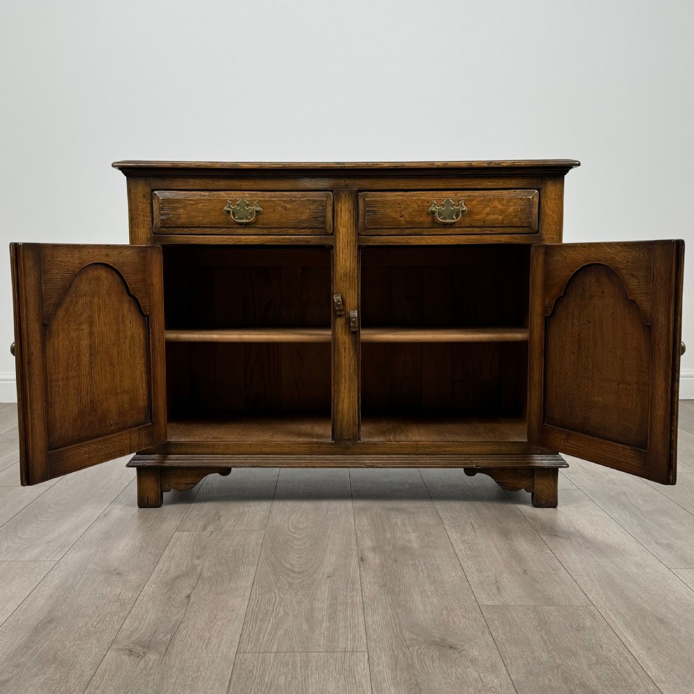 Antique 20th Century Fine Quality Sideboard In Oak  View II