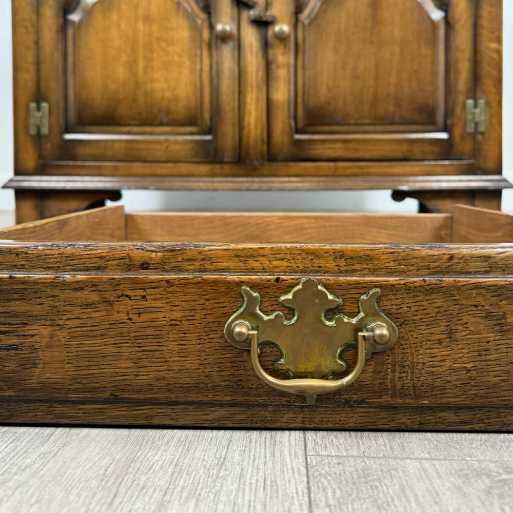 Antique 20th Century Fine Quality Sideboard In Oak  View XII
