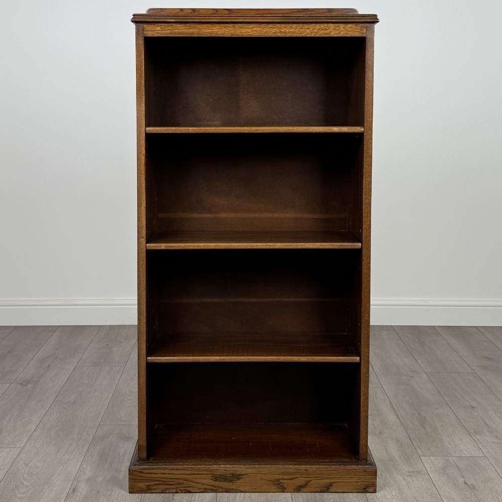 Antique 20th Century Good Quality Open Bookcase In Oak 