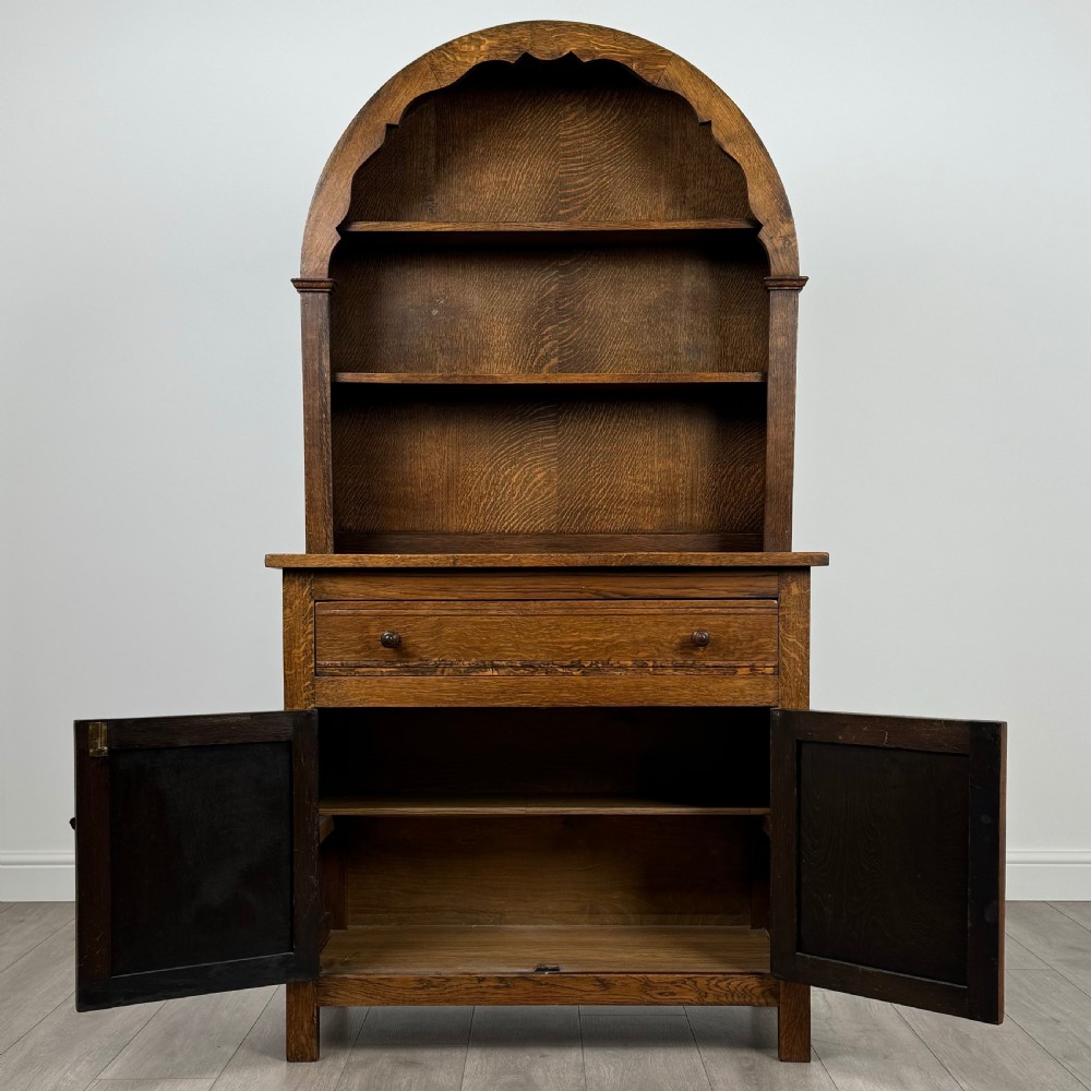 Antique 20th Century Good Quality Dresser In Oak  View II