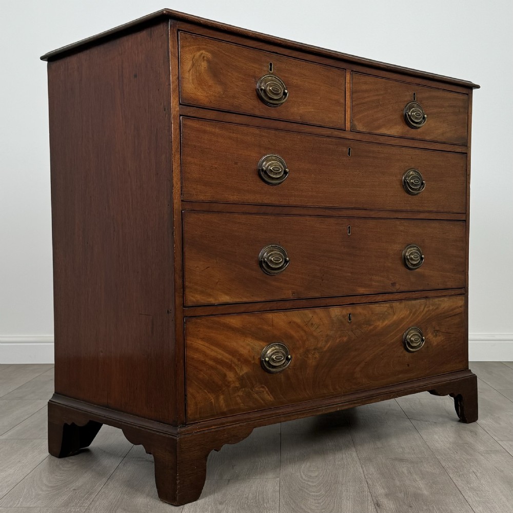  Antique 18th Century Chest Of Drawers In Mahogany  View VIII