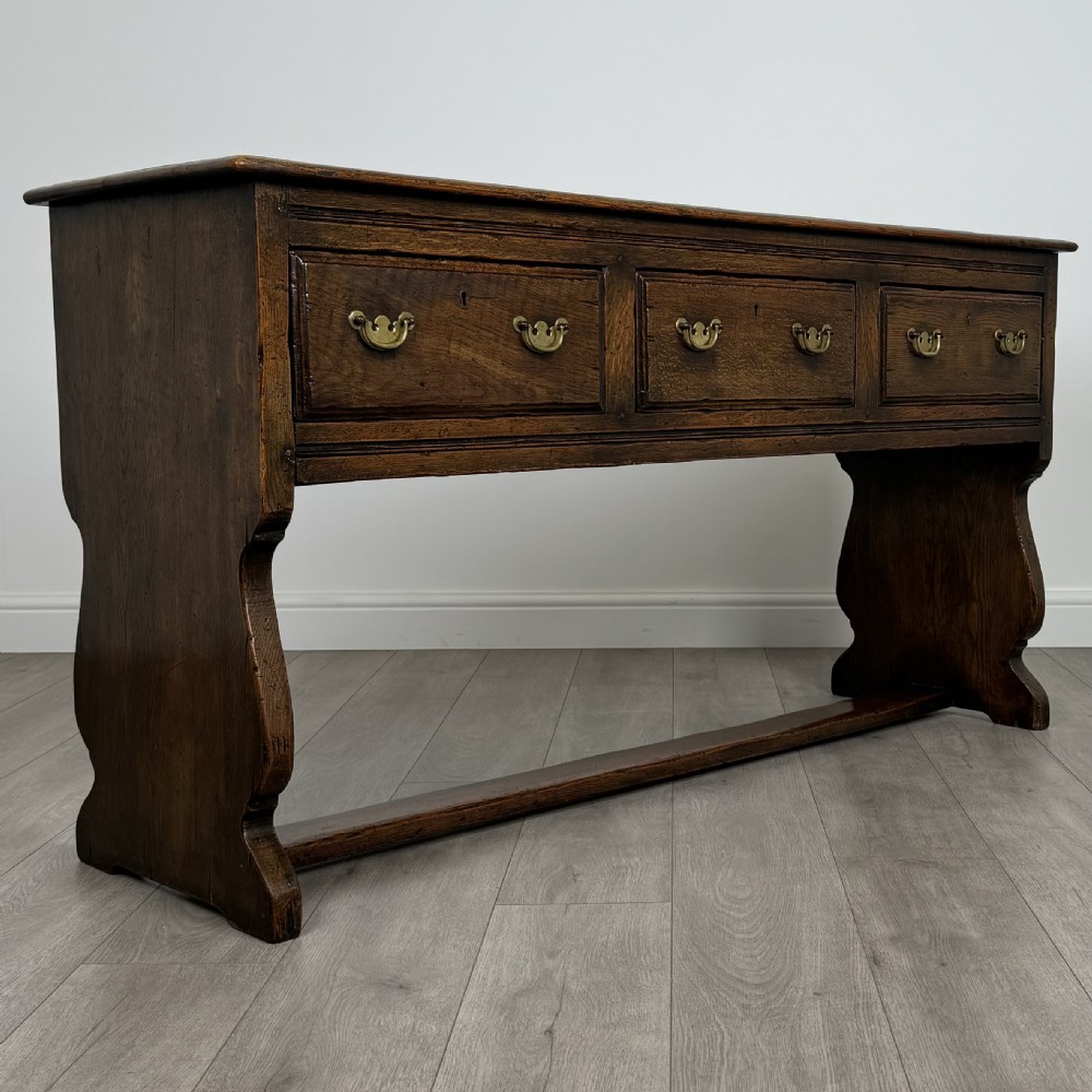 Antique 20th Century Fine Quality Sideboard In Oak  View VIII