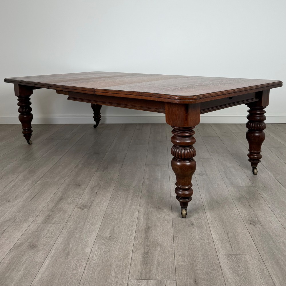 Antique 19th Century Extending Dining Table In Oak 