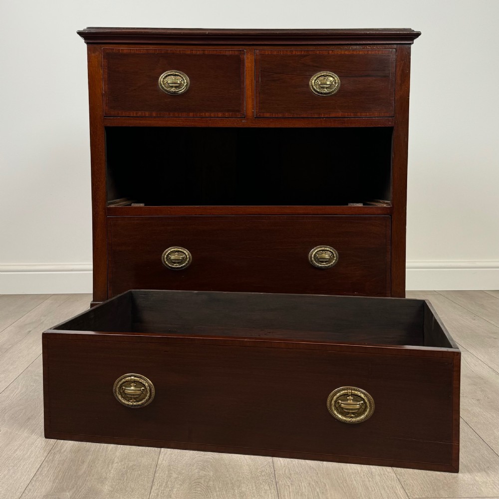 Antique 18th Century Small Chest Of Drawers In Mahogany  View X