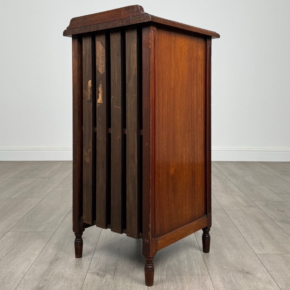  Antique 20th Century Good Quality Pot Cupboard In Mahogany  View VII