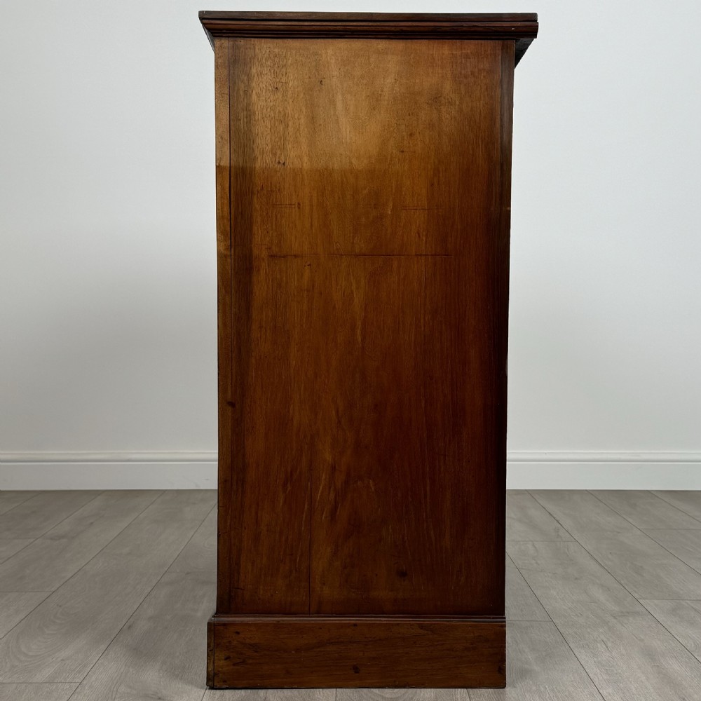 Antique 20th Century Good Quality Walnut Chest Of Drawers  View III