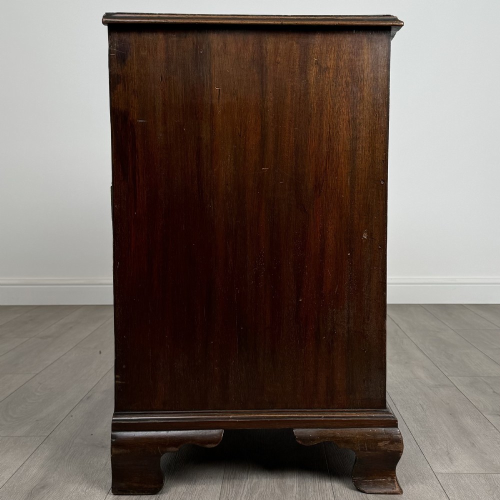 Antique 18th Century Small Chest Of Drawers In Mahogany View VII