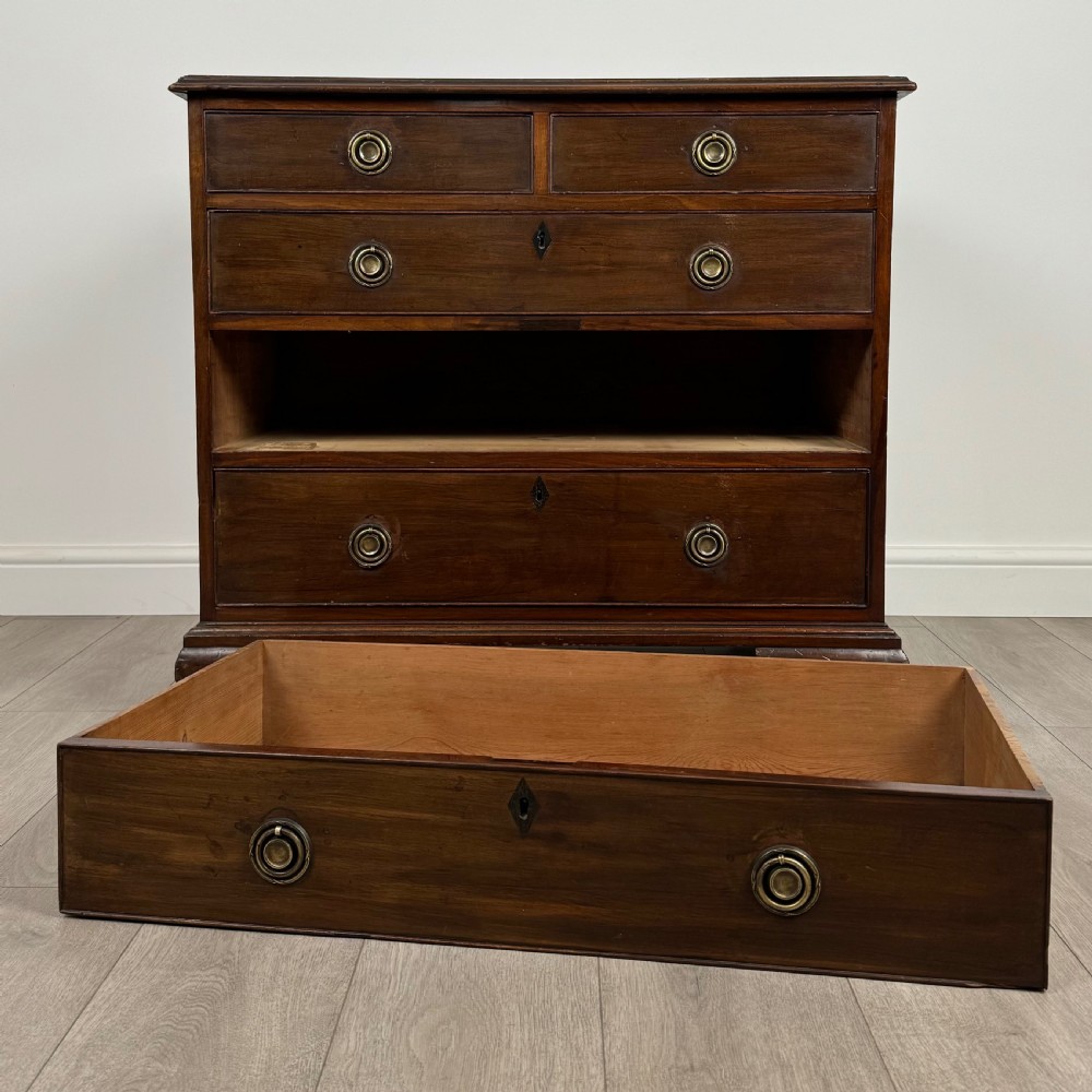 Antique 18th Century Small Chest Of Drawers In Mahogany View X